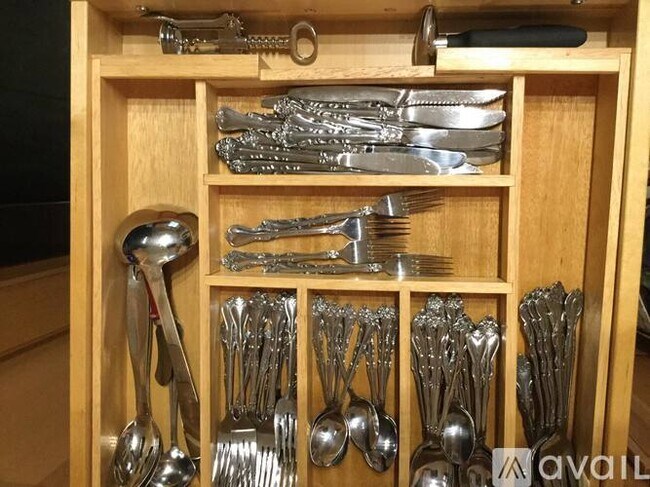 Building Photo - 3071 SE Aster Ln