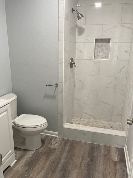 Main Bathroom - 721 Tuskegee St