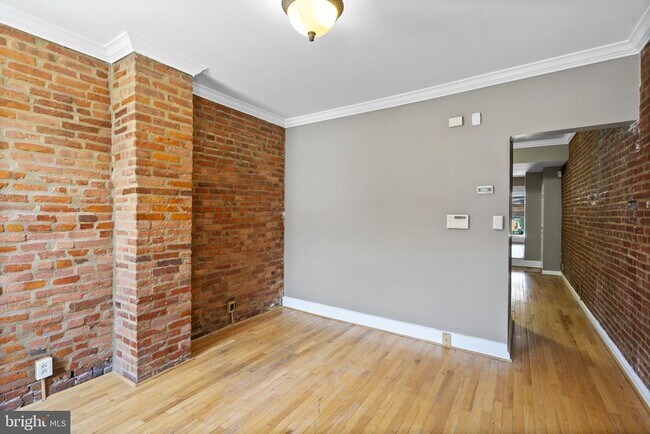 Building Photo - 1745 Clarkson St