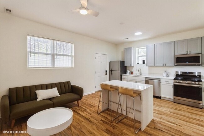 Building Photo - 1440 N Washtenaw Ave