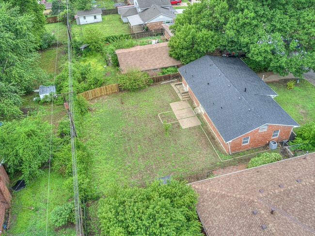 Building Photo - 4729 Baylor Dr