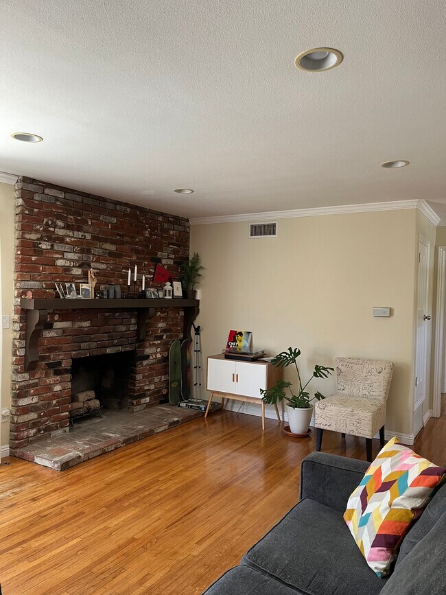 22117 Blythe St 22117 Blythe St Canoga Park CA 91304 Apartment Finder