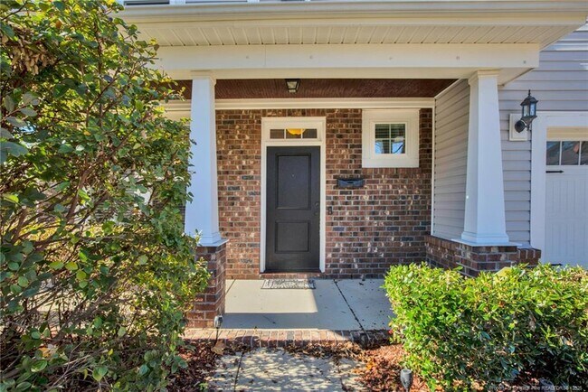 Building Photo - 110 Pinecrest Dr
