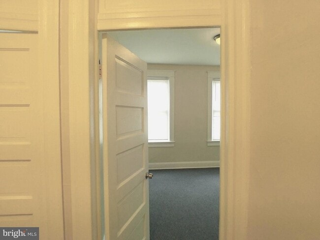 Building Photo - 3509 W Franklin St