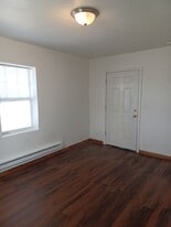 Building Photo - 1221 W Atkinson Ave