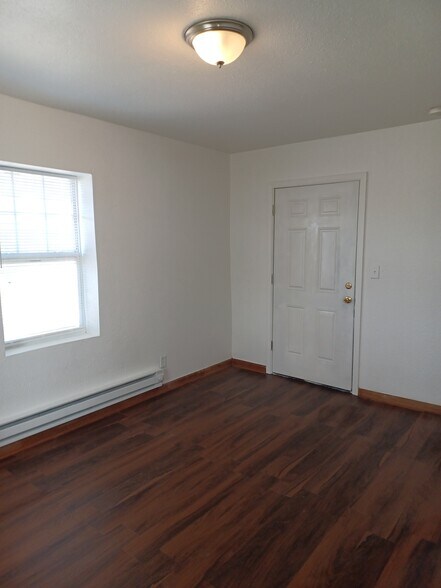 Primary Photo - 1221 W Atkinson Ave