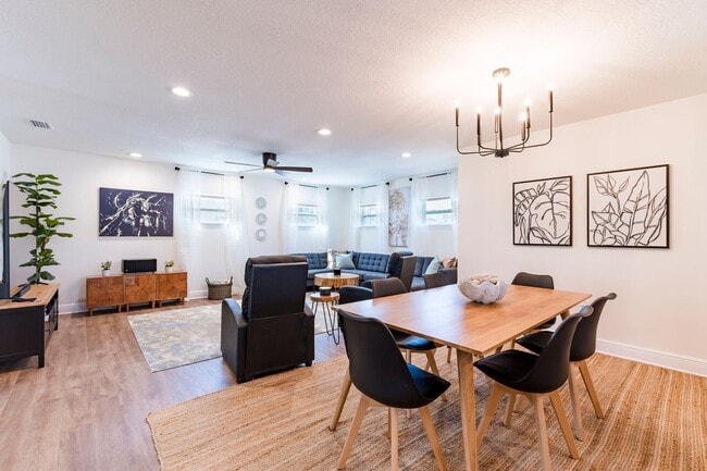 Building Photo - Fully Furnished + Utilities Included Beach...