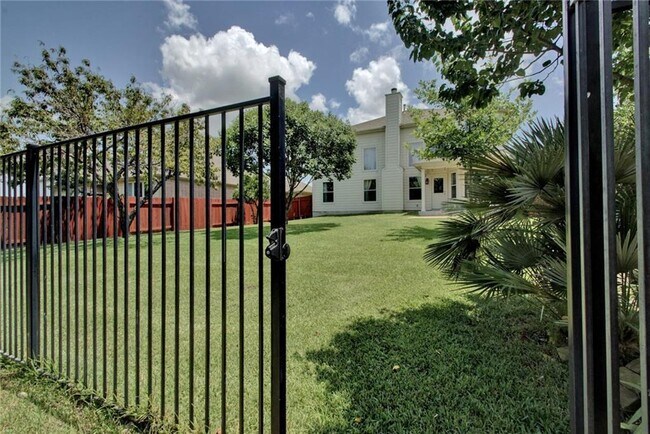 Building Photo - 714 Adler Falls Ln