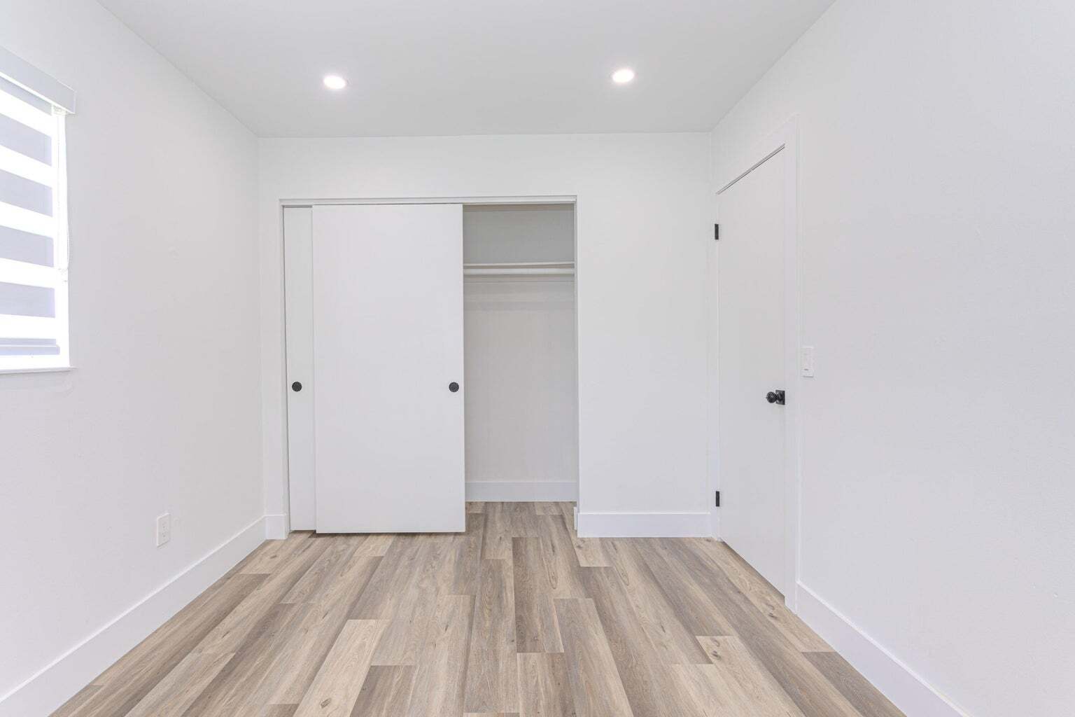 Building Photo - 1717 16th Ct N