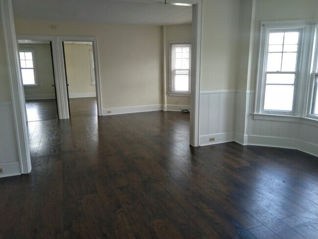 Building Photo - 3113 Delaware Ave