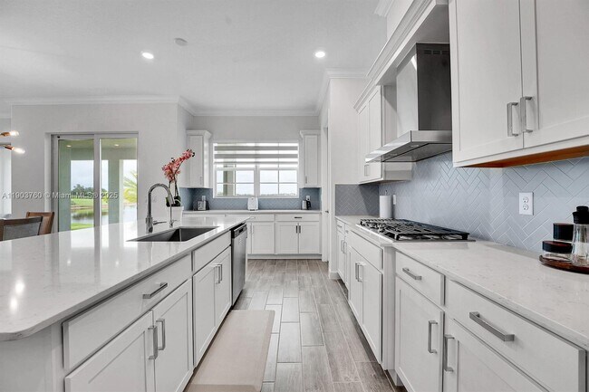 Building Photo - 601 Hookline Cir