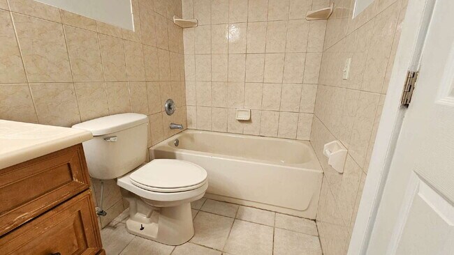 Building Photo - 3 Bedroom Pool Home in North Port - Rent I...