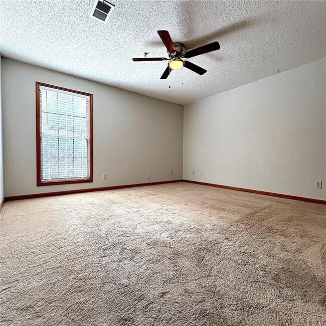 Building Photo - 1226 Shannon Way SW
