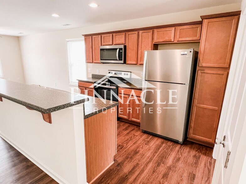 Building Photo - 586 Leesville Rd