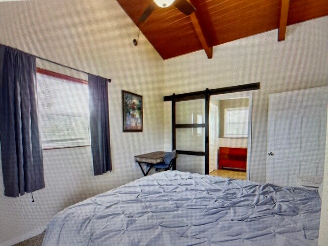 Building Photo - 6410 Lincoln Rd