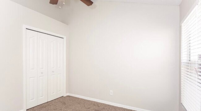 Building Photo - 1505 Scotch Pine Dr