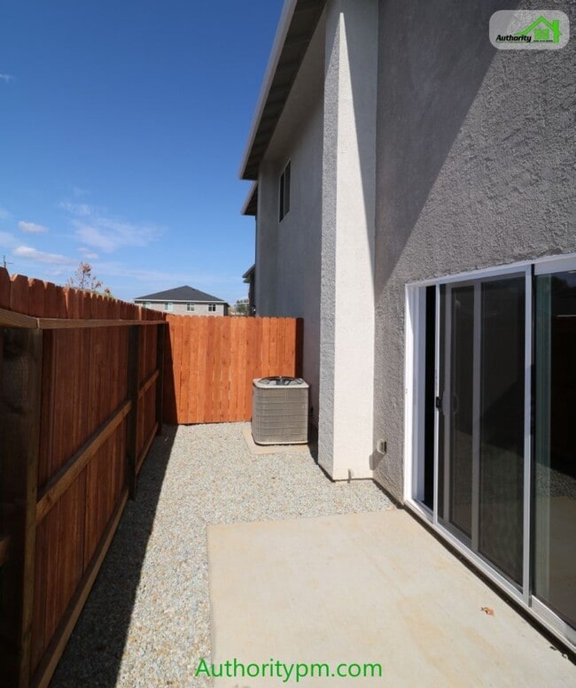 Building Photo - 844 Mission De Oro Dr
