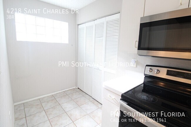 Building Photo - 4218 St Charles Dr