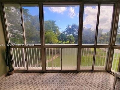 Building Photo - 4200 Hillcrest Dr