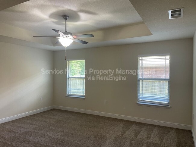 Building Photo - 4170 Roosevelt Way