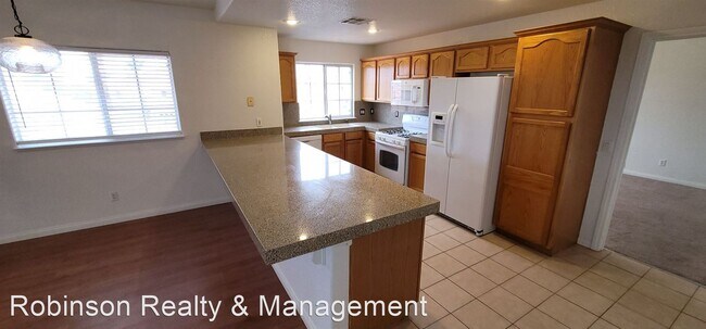 Building Photo - 2 br, 2 bath House - 3327 Erva St. Unit # 201