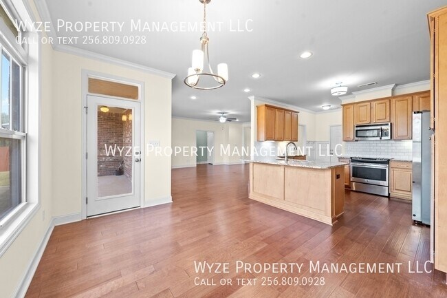 Building Photo - 410 Creekwater Cir