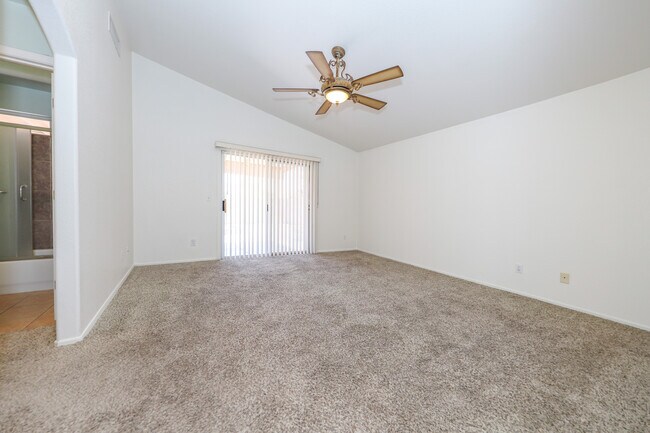 Building Photo - 8070 N Wild Aster Way