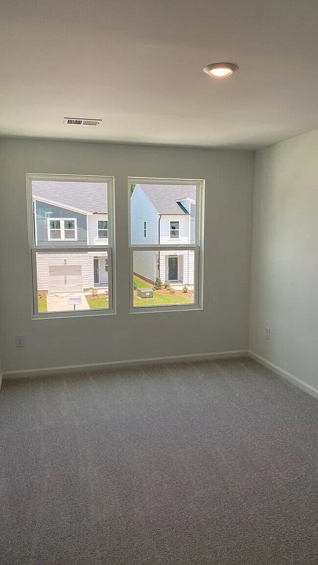 Building Photo - 3006 Vitner Dr