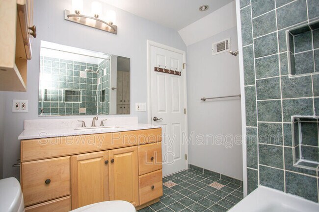 Building Photo - 1145 Golden Pond Ct