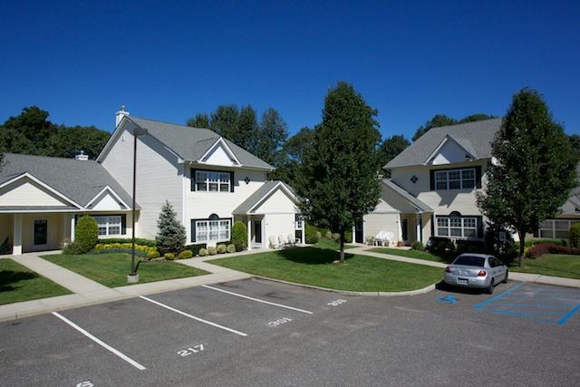 Building Photo - 305 Centre Ct