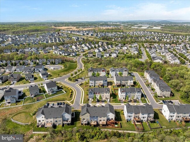 Building Photo - 109 Splendor Gdn Wy