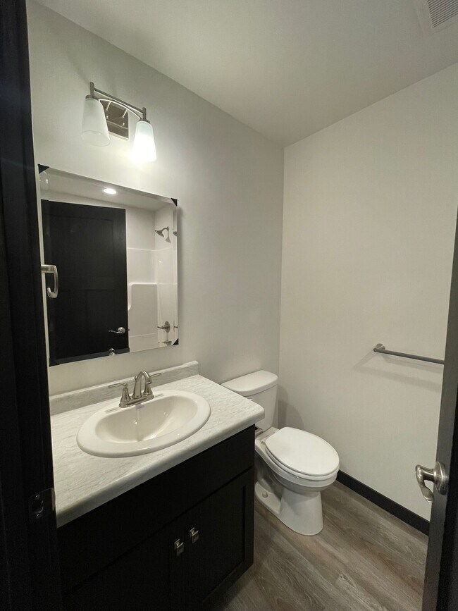 Building Photo - 995 Morning Star Ln