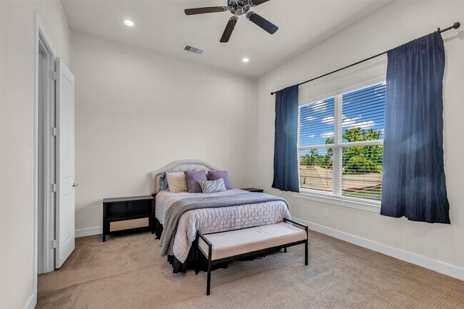 Building Photo - 144 Knightsbridge Park Ln