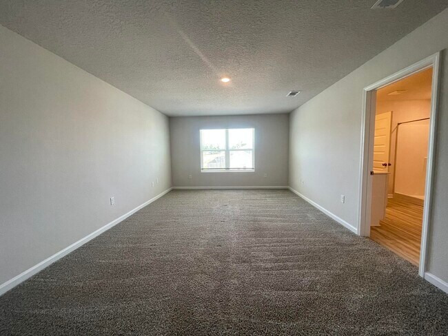 Building Photo - 339 Flounder St