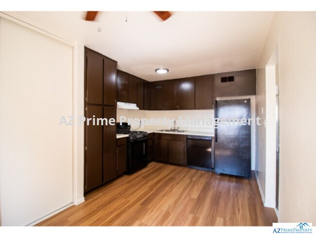 Building Photo - 3421 W Dunlap Ave