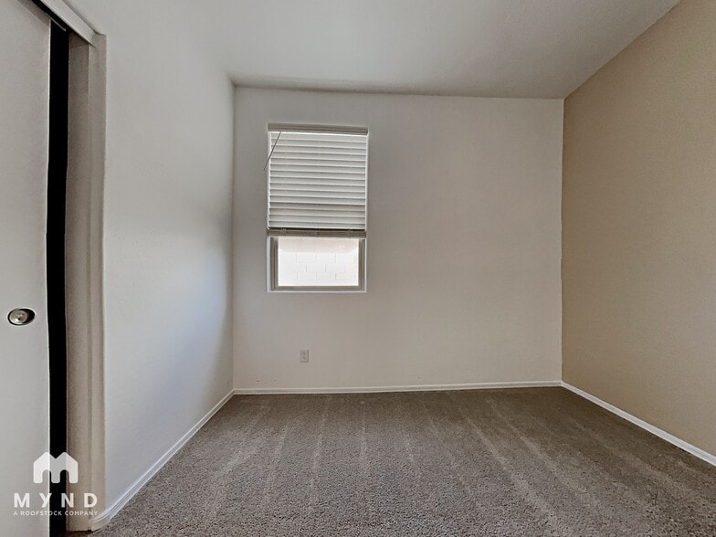 Building Photo - 25541 W Milada Dr