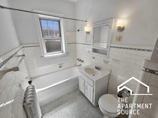 Building Photo - 936 Judson Ave