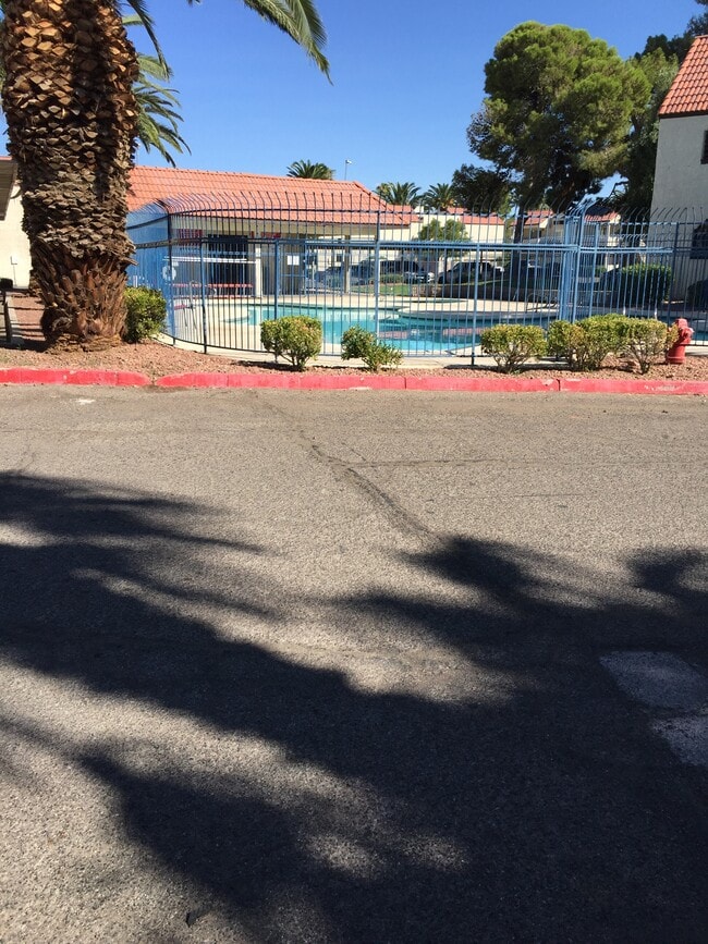 Building Photo - 5078 Spencer St