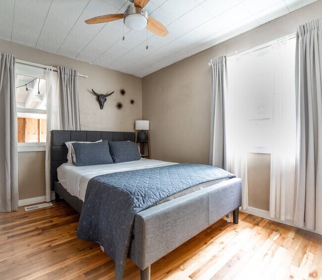 Building Photo - 4404 SE 63rd Ave