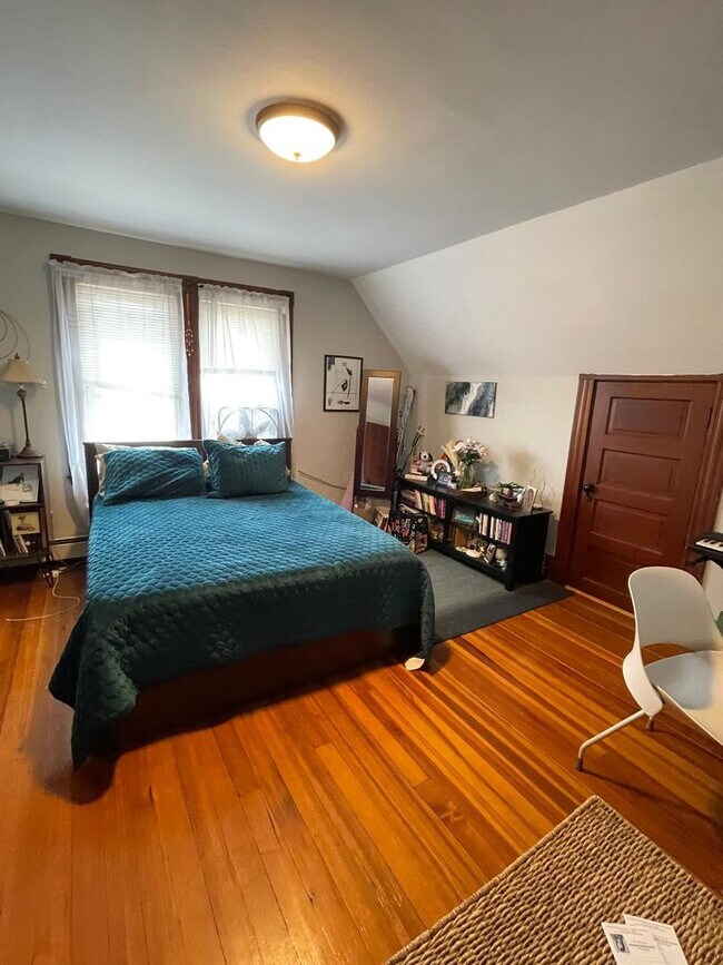 Building Photo - 17 Mapleton St