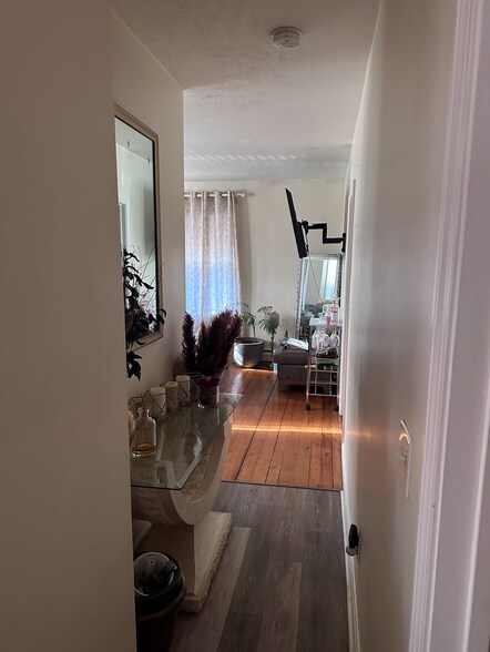 Building Photo - 1023 Branch Ave