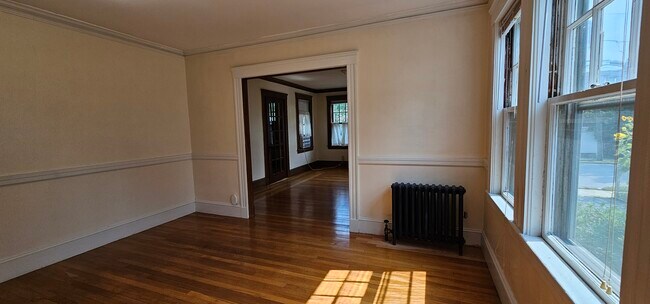 Building Photo - 28 Rawson Rd