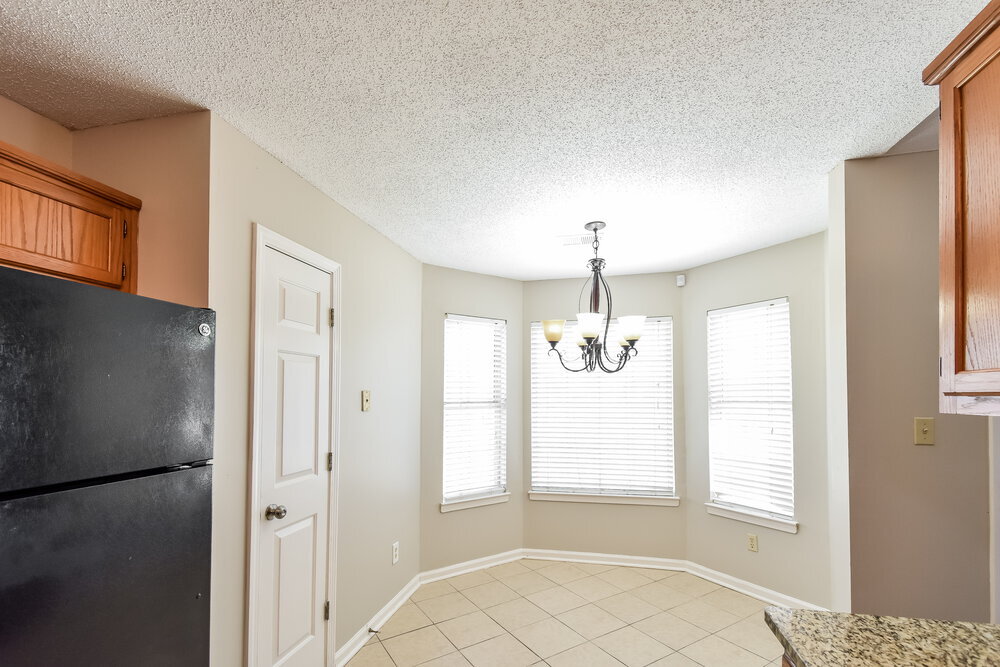 Building Photo - 7082 Hampton Dr