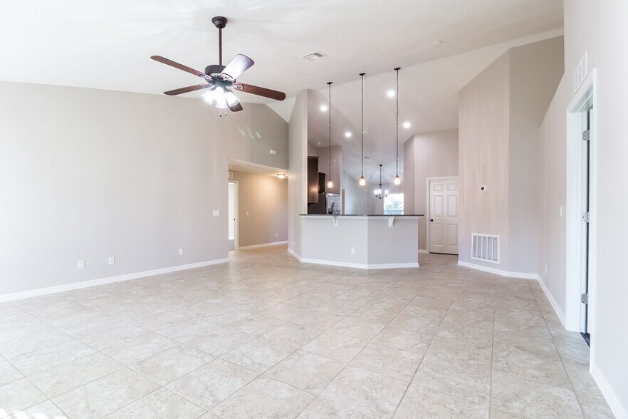 Building Photo - 2130 Fawn Meadow Cir