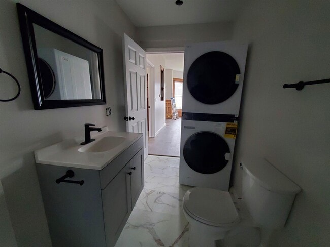 Building Photo - 17 Canaan St