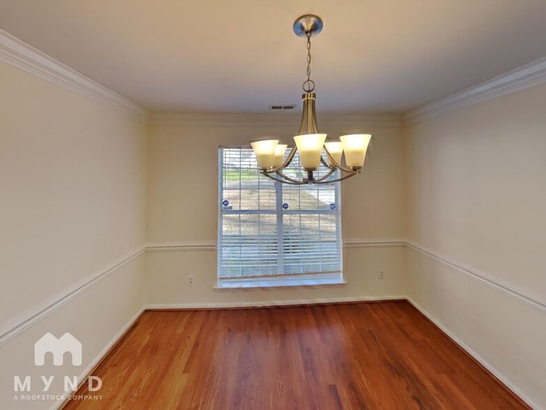 Building Photo - 10002 Gardendale Ct