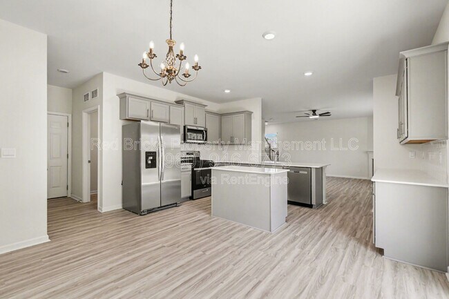 Building Photo - 1362 Secrest Cmns Dr