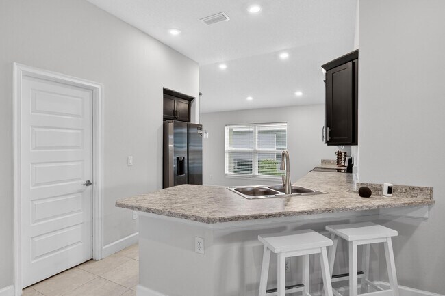 Building Photo - 8705 Merano Ave