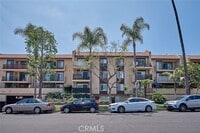 Building Photo - 433 S Manhattan Pl