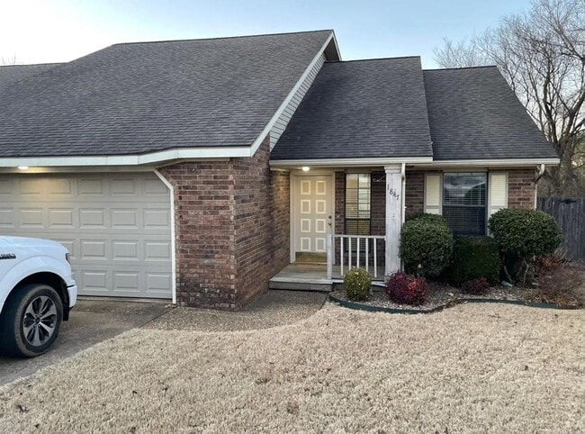 Building Photo - 3 Bedroom 2.5 bath home